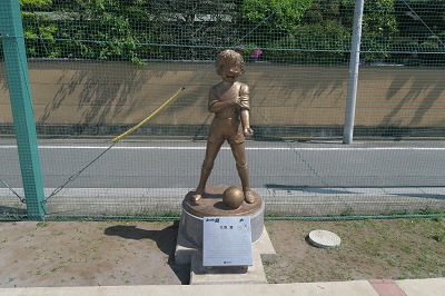 estatua de tsubasa oozora tokyo
