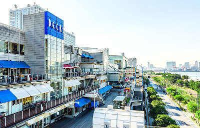 decks tokyo beach mall in odaiba
