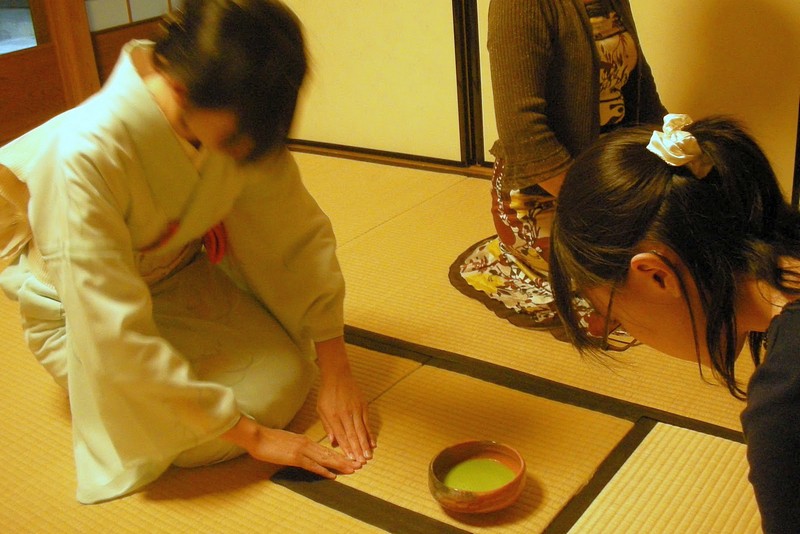 tea ceremony bowing