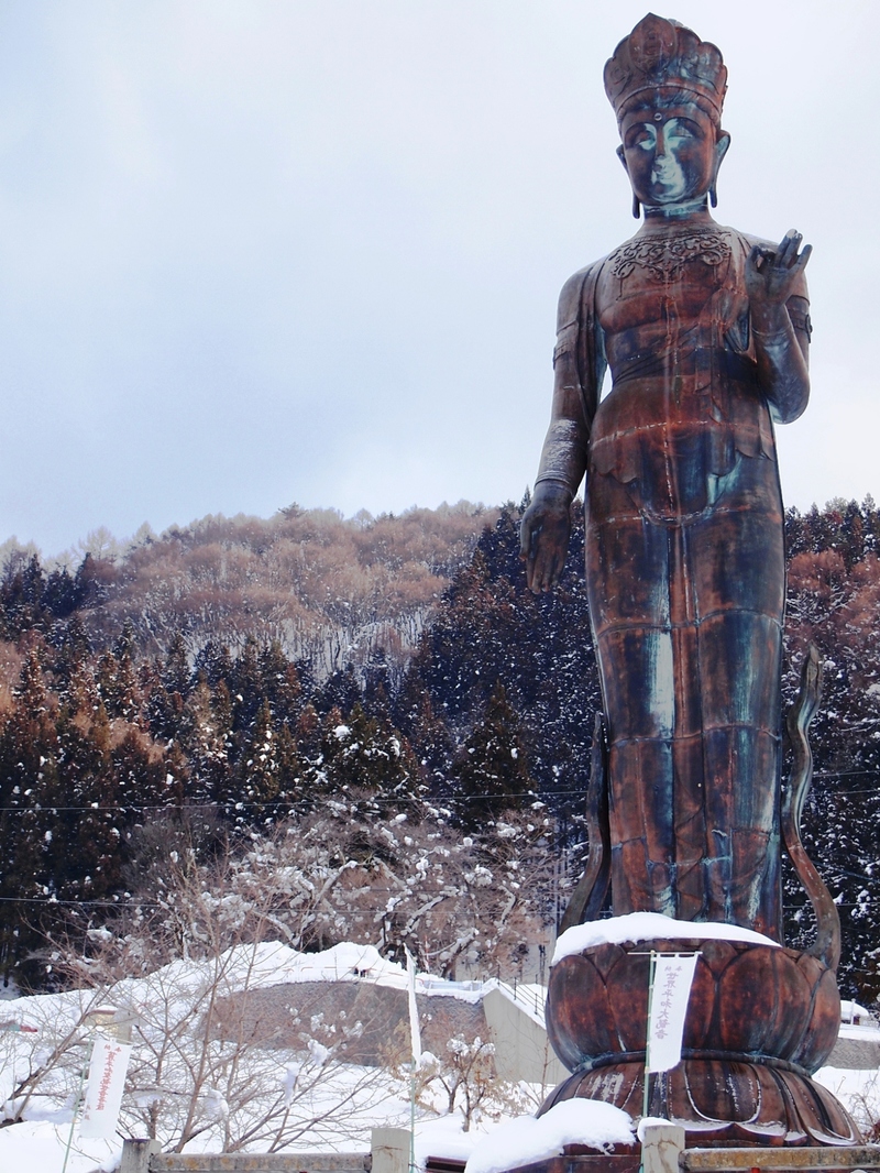 statua gigante kannon a yudanaka