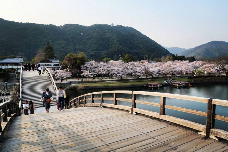 kintaikyo bridge in iwakuni