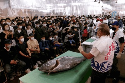 nahagama fish market in fukuoka
