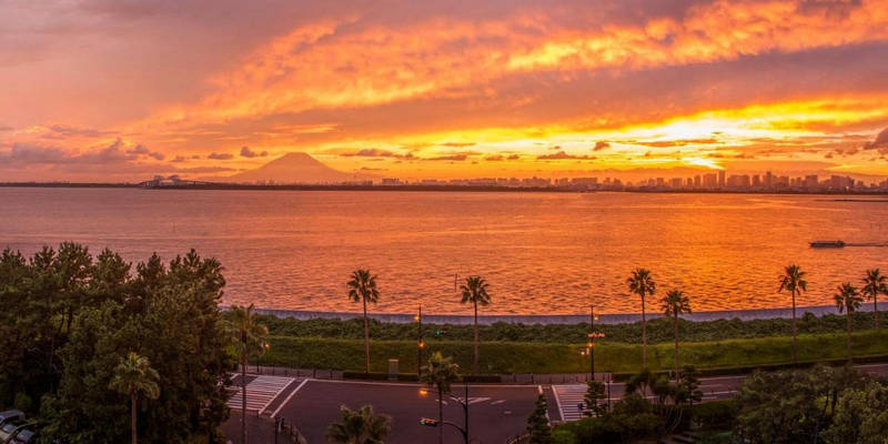 sunset view from hotels near tokyo disney resort