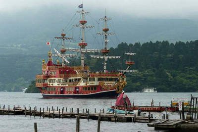 pirates' ship for a cruise at Ashinoko