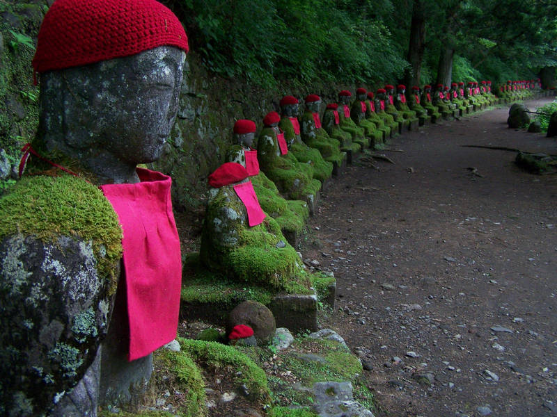 kanmangafuchi abyss' jizo statues in nikko
