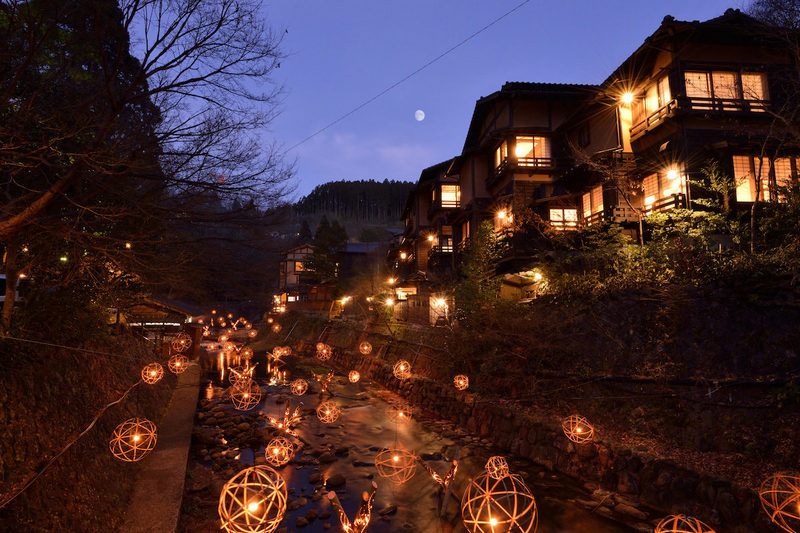 kurokawa onsen river at night