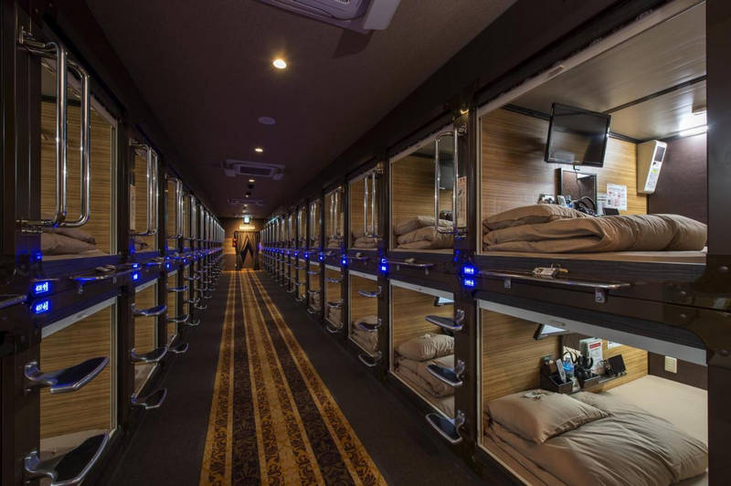 capsule hotel in japan