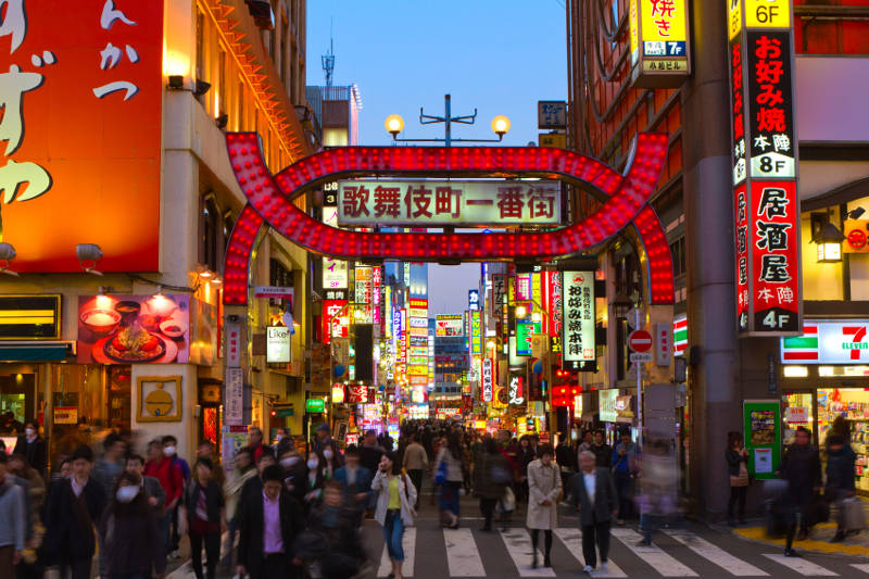 shinjuku kabukicho red gate